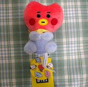 Tata plush + V/taehyung keychain